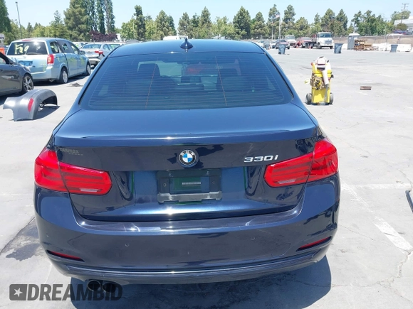 2017 BMW 3 Series 330i с VIN WBA8B9G5XHNU51094, выставлен на аукционе IAAI как лот 42489396 с пробегом 66 100 миль миль и . История ставок и продаж доступна на DreamBid. Изображение 17.