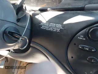 1996 Ford Taurus GL z VIN 1FALP57U9TG184497, wystawiony jako IAAI lot #42290105 z przebiegiem 149 155 mil mil oraz . Historia ofert i sprzedaży dostępna na DreamBid. Obrazek 11.