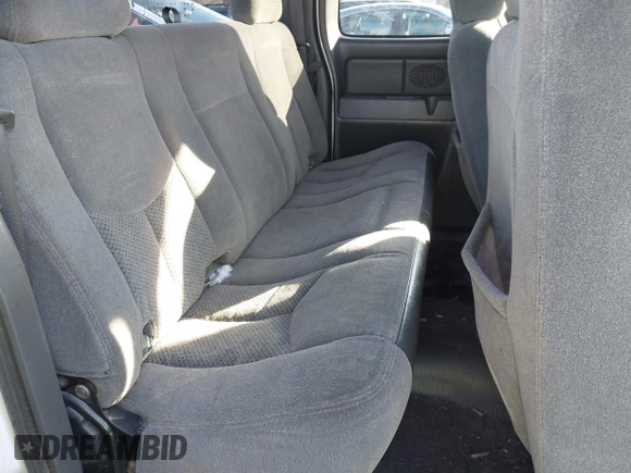 2005 Chevrolet Silverado 1500 Work Truck z VIN 2GCEK19V851367356, wystawiony jako IAAI lot #41448496 z przebiegiem 185 625 mil mil oraz . Historia ofert i sprzedaży dostępna na DreamBid. Obrazek 8.