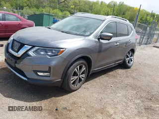 2017 Nissan Rogue SL z VIN 5N1AT2MV0HC879552, wystawiony jako IAAI lot #42242389 z przebiegiem 112 944 mil mil oraz . Historia ofert i sprzedaży dostępna na DreamBid. Obrazek 17.