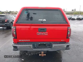 2017 GMC Sierra 1500 SLT z VIN 3GTU2NEC8HG279653, wystawiony jako IAAI lot #41988040 z przebiegiem 58 224 mil mil oraz . Historia ofert i sprzedaży dostępna na DreamBid. Obrazek 16.