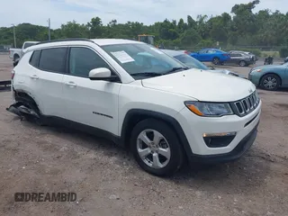 2018 Jeep Compass Latitude z VIN 3C4NJCBB8JT293444, wystawiony jako IAAI lot #42372611 z przebiegiem 38 928 mil mil oraz . Historia ofert i sprzedaży dostępna na DreamBid. Obrazek 1.