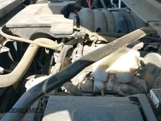 2016 Chevrolet Tahoe LS z VIN 1GNSCAEC1GR293543, wystawiony jako IAAI lot #42994118 z przebiegiem 157 982 mil mil oraz . Historia ofert i sprzedaży dostępna na DreamBid. Obrazek 19.