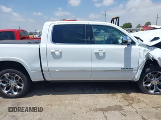 2024 Ram 1500 Limited z VIN 1C6SRFHTXRN208717, wystawiony jako IAAI lot #42372730 z przebiegiem 5 872 mil mil oraz . Historia ofert i sprzedaży dostępna na DreamBid. Obrazek 13.