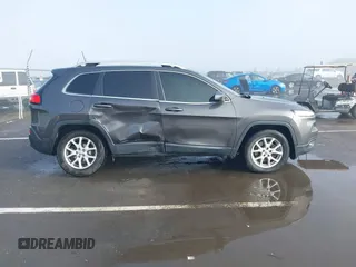 2017 Jeep Cherokee Latitude z VIN 1C4PJLCB7HW668185, wystawiony jako IAAI lot #41826925 z przebiegiem 172 790 mil mil oraz . Historia ofert i sprzedaży dostępna na DreamBid. Obrazek 13.