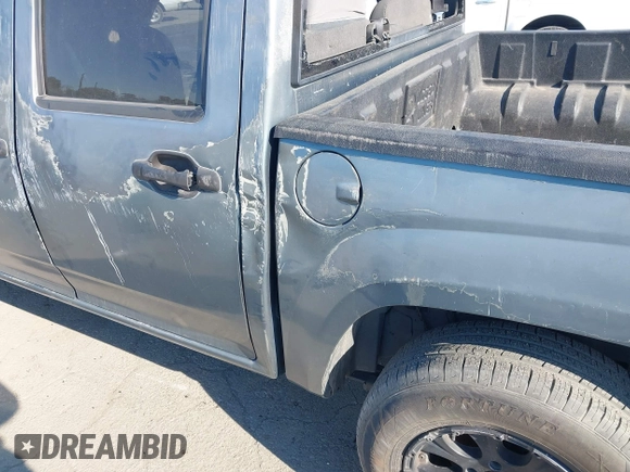 2006 Chevrolet Colorado 1LT z VIN 1GCCS136468245861, wystawiony jako IAAI lot #41299277 z przebiegiem 165 579 mil mil oraz . Historia ofert i sprzedaży dostępna na DreamBid. Obrazek 6.