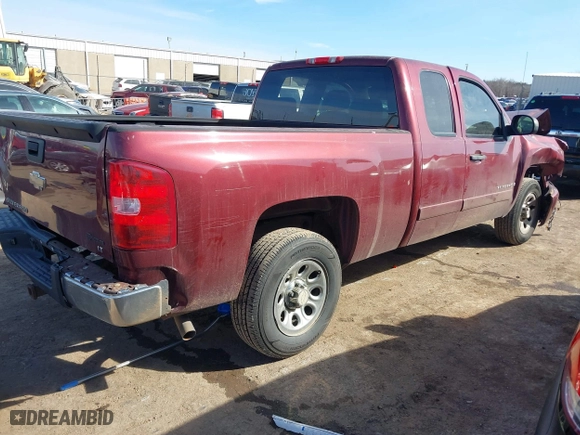 2008 Chevrolet Silverado 1500 LT w/1LT with VIN 2GCEC19CX81306736, listed as a IAAI auction lot 41598958 with 125,223 mi miles. Bid and sale history available at carsss.com. Image 4.