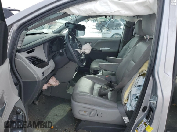 2018 Toyota Sienna XLE Auto Access Seat with VIN 5TDYZ3DC3JS904227, listed as a Copart auction lot 45050625 with Not Provided miles and Salvage Title. Bid and sale history available at DreamBid. Image 7.