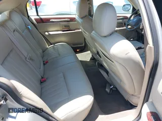 2004 Lincoln Town Car Signature z VIN 1LNHM81W14Y625826, wystawiony jako IAAI lot #42463787 z przebiegiem 137 968 mil mil oraz . Historia ofert i sprzedaży dostępna na DreamBid. Obrazek 8.