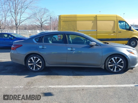 2017 Nissan Altima SR with VIN 1N4AL3AP1HC489534, listed as a IAAI auction lot 41811710 with 84,756 mi miles and . Bid and sale history available at carsss.com. Image 13.