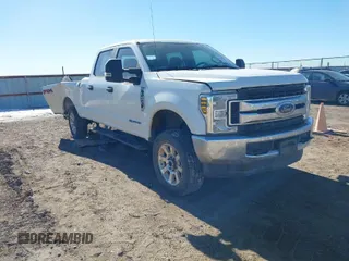 2019 Ford Super Duty F-250 SRW XL with VIN 1FT7W2BT7KED25993, listed as a IAAI auction lot 41400577 with 169,713 mi miles. Bid and sale history available at carsss.com. Image 1.