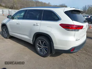 2017 Toyota Highlander XLE with VIN 5TDJZRFH3HS513862, listed as a IAAI auction lot 41995830 with 126,897 mi miles and . Bid and sale history available at DreamBid. Image 3.