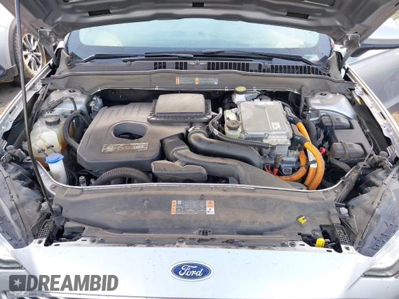 2020 Ford Fusion Hybrid SE with VIN 3FA6P0LU6LR171270, listed as a IAAI auction lot 41919266 with 106,438 mi miles. Bid and sale history available at carsss.com. Image 10.