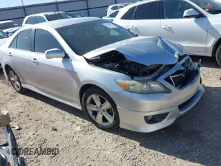 2011 Toyota Camry LE z VIN 4T1BF3EK3BU742628, wystawiony jako IAAI lot #41724697 z przebiegiem 193 726 mil mil oraz . Historia ofert i sprzedaży dostępna na DreamBid. Obrazek 1.