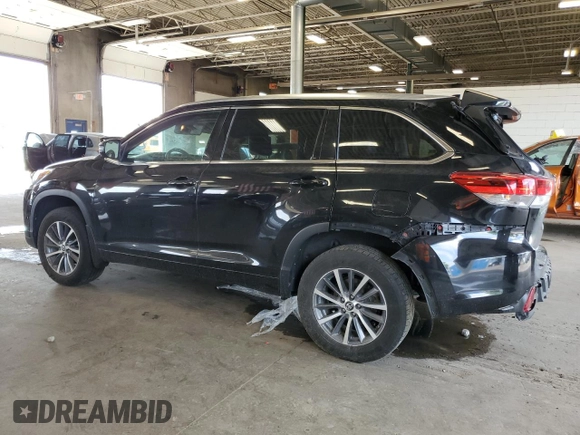 2017 Toyota Highlander XLE with VIN 5TDJZRFH0HS455595, listed as a Copart auction lot 61916645 with 196,009 mi miles and Non repairable. Bid and sale history available at DreamBid. Image 2.