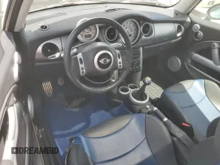 2002 MINI Hardtop S with VIN WMWRE33492TD51046, listed as a Copart auction lot 52371525 with 19,112 mi miles and Non Repairable. Bid and sale history available at DreamBid. Image 8.