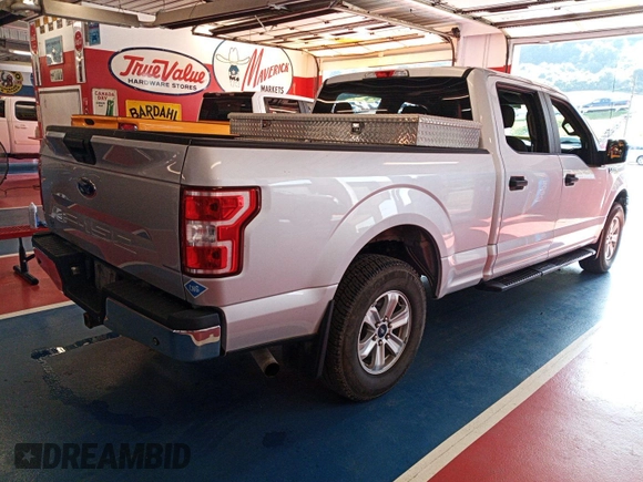 2018 Ford F-150 XL z VIN 1FTFW1E53JKF62418, wystawiony jako IAAI lot #42854294 z przebiegiem 103 964 mil mil oraz . Historia ofert i sprzedaży dostępna na DreamBid. Obrazek 17.