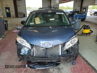 2015 Toyota Sienna Limited z VIN 5TDDK3DCXFS104812, wystawiony jako Copart lot #64131875 z przebiegiem 145 000 mil mil oraz Szkoda całkowita • Salvage title. Historia ofert i sprzedaży dostępna na DreamBid. Obrazek 5.