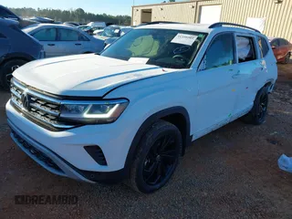 2022 Volkswagen Atlas 3.6L V6 SE w/Technology with VIN 1V2KR2CA2NC546401, listed as a IAAI auction lot 41338203 with 46,504 mi miles. Bid and sale history available at carsss.com. Image 19.