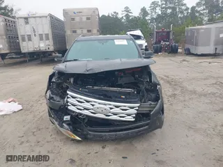 2019 Ford Explorer XLT with VIN 1FM5K7DH1KGB01563, listed as a IAAI auction lot 41548017 with 95,379 mi miles. Bid and sale history available at carsss.com. Image 6.