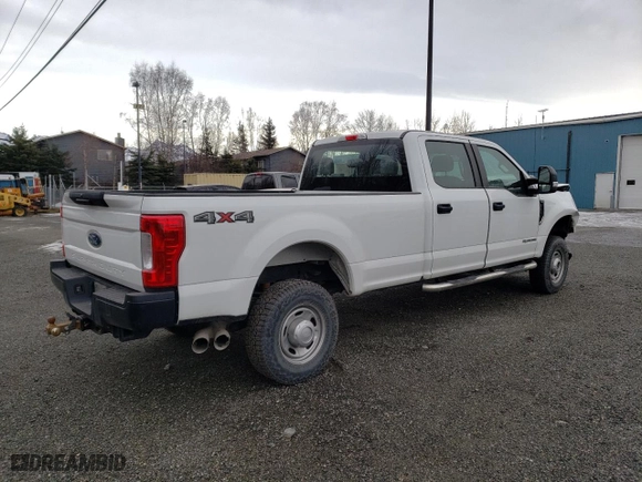 2018 Ford Super Duty F-350 SRW XL with VIN 1FT8W3BT5JEC93523, listed as a Copart auction lot 48065365 with NaN miles and Clean Title. Bid and sale history available at carsss.com. Image 3.
