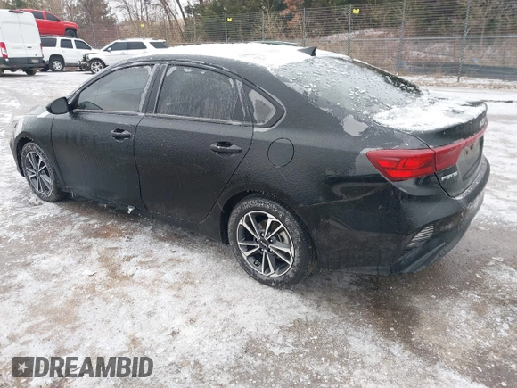 2023 Kia Forte LXS z VIN 3KPF24AD9PE511818, wystawiony jako IAAI lot #41554269 z przebiegiem 16 465 mil mil oraz . Historia ofert i sprzedaży dostępna na DreamBid. Obrazek 3.