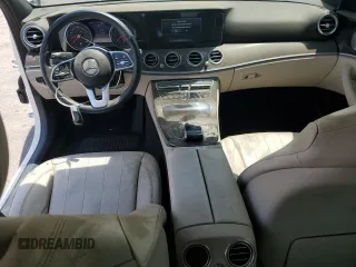 2019 Mercedes-Benz E 300 z VIN WDDZF4JB9KA576766, wystawiony jako Copart lot #60802705 z przebiegiem 61 374 mil mil oraz Czysty tytuł • Clean title. Historia ofert i sprzedaży dostępna na DreamBid. Obrazek 8.