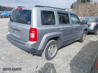 2015 Jeep Patriot Sport with VIN 1C4NJPBB8FD298101, listed as a IAAI auction lot 41624625 with 125,071 mi miles. Bid and sale history available at carsss.com. Image 4.