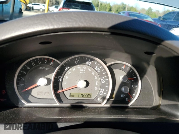 2007 Kia Sorento LX z VIN KNDJD736975696498, wystawiony jako Copart lot #85933984 z przebiegiem 116 434 mil mil oraz Szkoda całkowita • Salvage title. Historia ofert i sprzedaży dostępna na DreamBid. Obrazek 9.