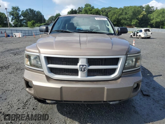 2010 Dodge Dakota Bighorn/Lonestar z VIN 1D7RW3GK7AS223579, wystawiony jako Copart lot #61880374 z przebiegiem 102 134 mil mil oraz Czysty tytuł • Clean title. Historia ofert i sprzedaży dostępna na DreamBid. Obrazek 5.
