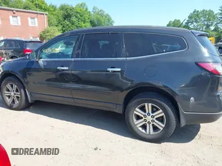 2015 Chevrolet Traverse LT z VIN 1GNKRGKD1FJ229238, wystawiony jako IAAI lot #42543288 z przebiegiem 285 667 mil mil oraz . Historia ofert i sprzedaży dostępna na DreamBid. Obrazek 14.