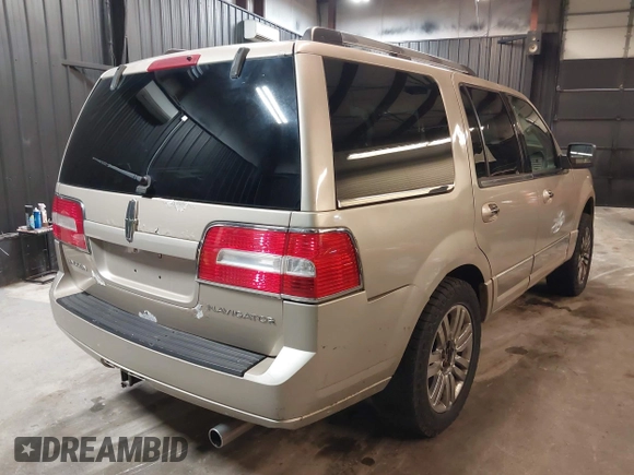 2007 Lincoln Navigator с VIN 5LMFU28587LJ15408, выставлен на аукционе IAAI как лот 41978829 с пробегом 220 032 миль миль и . История ставок и продаж доступна на DreamBid. Изображение 4.