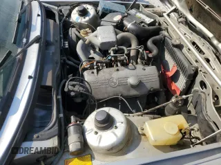 1982 BMW 3 Series z VIN WBAAG3307C8378560, wystawiony jako Copart lot #83790224 z przebiegiem 83 004 mil mil oraz Tytuł czysty. Historia ofert i sprzedaży dostępna na DreamBid. Obrazek 12.