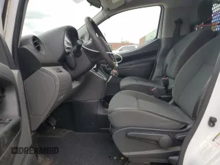 2014 Nissan NV200 S z VIN 3N6CM0KN3EK700375, wystawiony jako Copart lot #57416565 z przebiegiem 67 564 mil mil oraz Szkoda całkowita • Salvage title. Historia ofert i sprzedaży dostępna na DreamBid. Obrazek 7.