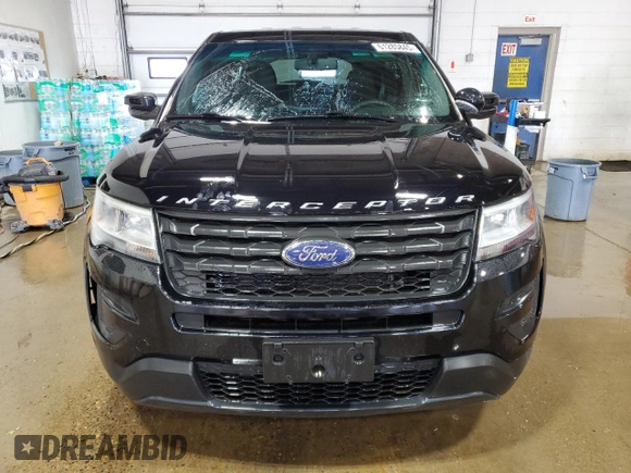 2017 Ford Police Interceptor Utility z VIN 1FM5K8AT5HGA62869, wystawiony jako Copart lot #61285845 z przebiegiem 132 057 mil mil oraz Czysty tytuł • Clean title. Historia ofert i sprzedaży dostępna na DreamBid. Obrazek 5.
