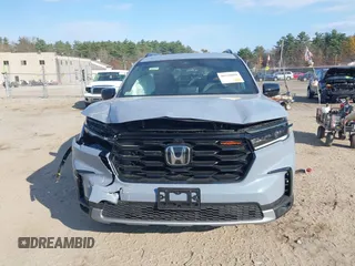 2024 Honda Pilot TrailSport with VIN 5FNYG1H62RB018754, listed as a IAAI auction lot 40769098 with 12,064 mi miles. Bid and sale history available at carsss.com. Image 12.