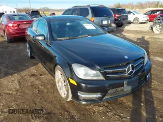 2014 Mercedes-Benz C 250 z VIN WDDGJ4HB5EG327622, wystawiony jako IAAI lot #41534358 z przebiegiem 140 843 mil mil oraz . Historia ofert i sprzedaży dostępna na DreamBid. Obrazek 1.