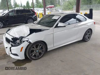 2016 BMW 2 Series M235i z VIN WBA1J7C52GV360561, wystawiony jako IAAI lot #42429129 z przebiegiem 90 218 mil mil oraz . Historia ofert i sprzedaży dostępna na DreamBid. Obrazek 2.