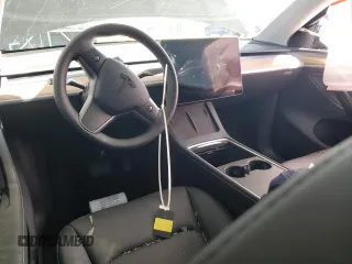 2024 Tesla Model Y Long Range z VIN 7SAYGDEE1RA247973, wystawiony jako Copart lot #45679205 z przebiegiem 22 739 mil mil oraz Szkoda całkowita • Salvage title. Historia ofert i sprzedaży dostępna na DreamBid. Obrazek 8.