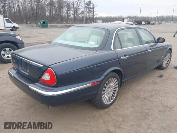 2007 Jaguar XJ Vanden Plas z VIN SAJWA82BX7SH11650, wystawiony jako IAAI lot #41243103 z przebiegiem Nie podano mil oraz . Historia ofert i sprzedaży dostępna na DreamBid. Obrazek 4.