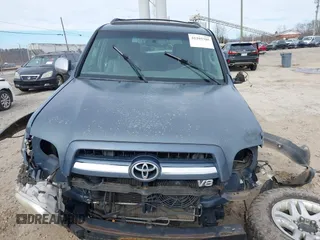 2007 Toyota Sequoia Limited with VIN 5TDBT48A27S283030, listed as a IAAI auction lot 41395705 with 286,966 mi miles and . Bid and sale history available at DreamBid. Image 12.
