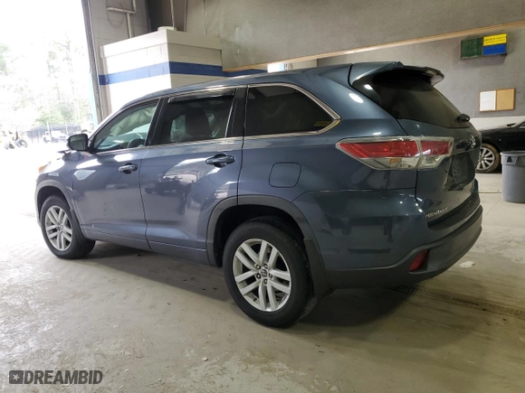 2016 Toyota Highlander LE with VIN 5TDBKRFH2GS267085, listed as a Copart auction lot 48746945 with 166,458 mi miles and Salvage Title. Bid and sale history available at carsss.com. Image 2.