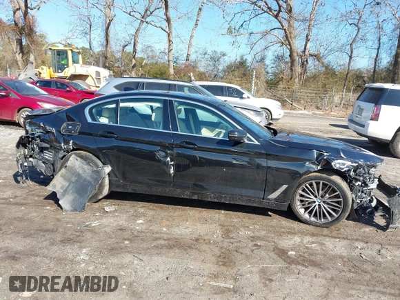2019 BMW 5 Series 530i z VIN WBAJA5C56KWW03537, wystawiony jako IAAI lot #41430626 z przebiegiem 98 240 mil mil oraz . Historia ofert i sprzedaży dostępna na DreamBid. Obrazek 13.