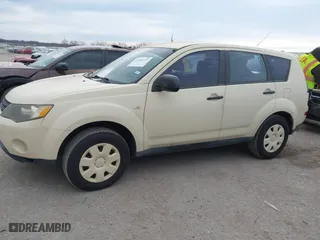 2007 Mitsubishi Outlander ES with VIN JA4MS31X07U008234, listed as a IAAI auction lot 41246137 with 154,237 mi miles. Bid and sale history available at carsss.com. Image 2.