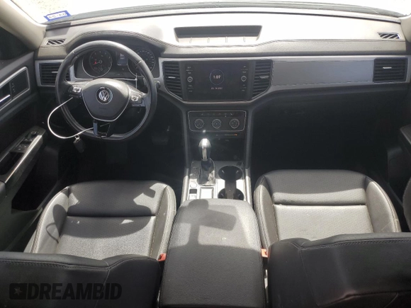 2018 Volkswagen Atlas SE with VIN 1V2CR2CAXJC562697, listed as a Copart auction lot 49345055 with 106,026 mi miles and Clean title. Bid and sale history available at DreamBid. Image 8.