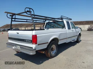 1995 Ford F-250 z VIN 1FTHX25H2SKC12673, wystawiony jako IAAI lot #42381220 z przebiegiem Nie podano mil oraz . Historia ofert i sprzedaży dostępna na DreamBid. Obrazek 4.