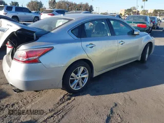 2015 Nissan Altima 2.5 SL with VIN 1N4AL3AP7FC201660, listed as a IAAI auction lot 41345061 with 132,395 mi miles. Bid and sale history available at carsss.com. Image 4.