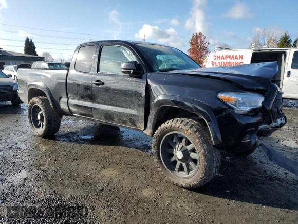 2016 Toyota Tacoma SR z VIN 5TFSX5EN7GX042706, wystawiony jako Copart lot #80982144 z przebiegiem 108 048 mil mil oraz Szkoda całkowita • Salvage title. Historia ofert i sprzedaży dostępna na DreamBid. Obrazek 4.