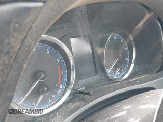 2018 Toyota Corolla L z VIN 2T1BURHE5JC068433, wystawiony jako IAAI lot #42236630 z przebiegiem Nie podano mil oraz . Historia ofert i sprzedaży dostępna na DreamBid. Obrazek 7.