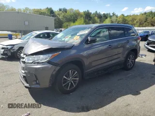 2018 Toyota Highlander SE z VIN 5TDKZRFH2JS528458, wystawiony jako Copart lot #56342975 z przebiegiem 120 162 mil mil oraz Szkoda całkowita • Salvage title. Historia ofert i sprzedaży dostępna na DreamBid. Obrazek 1.